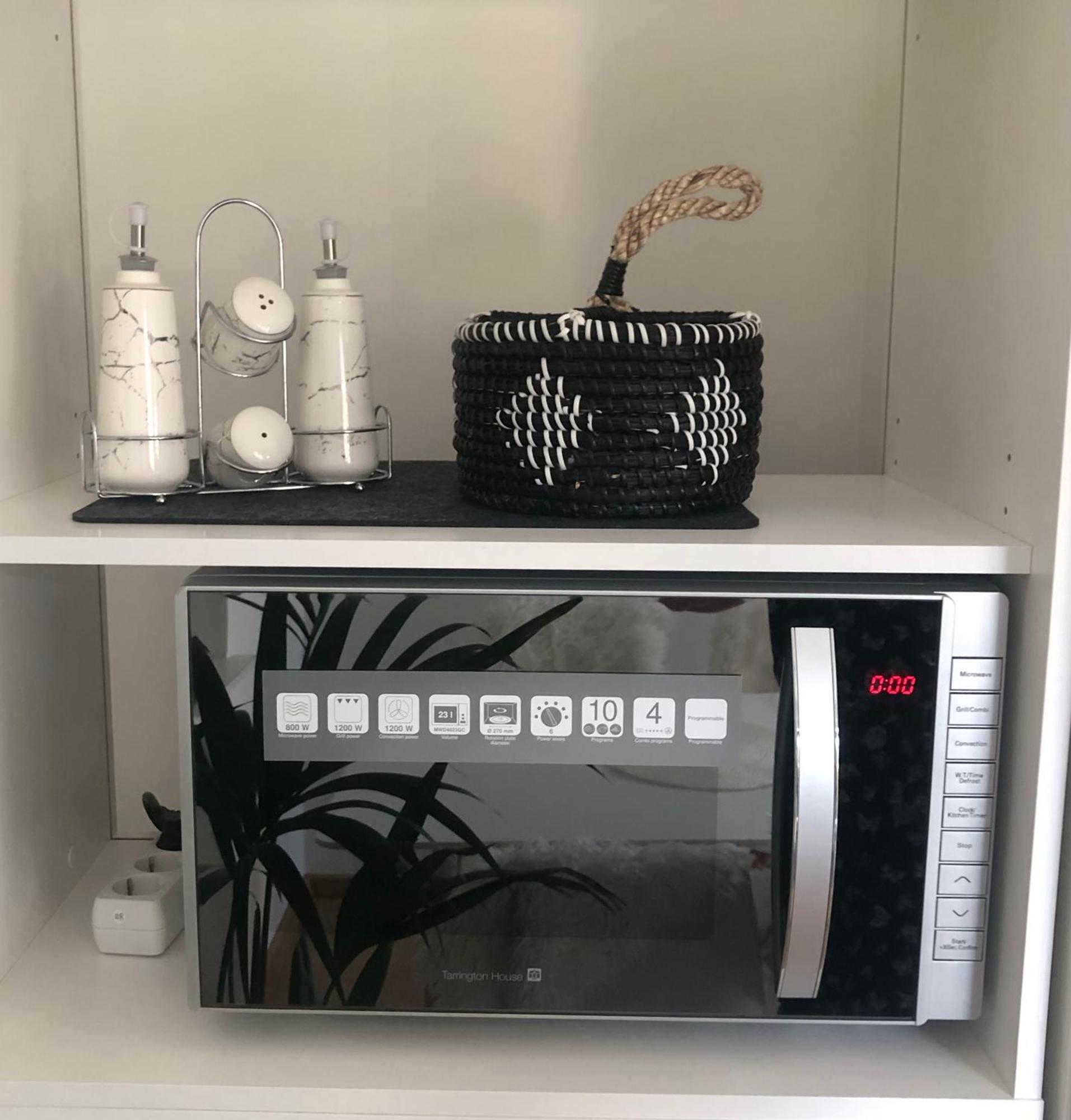 Crown Living Design Apartment - 2 Schlafzimmer - Kueche - Gratis Parkplatz - Abstellraum Fuer Fahrraeder/Ski Mader Εξωτερικό φωτογραφία