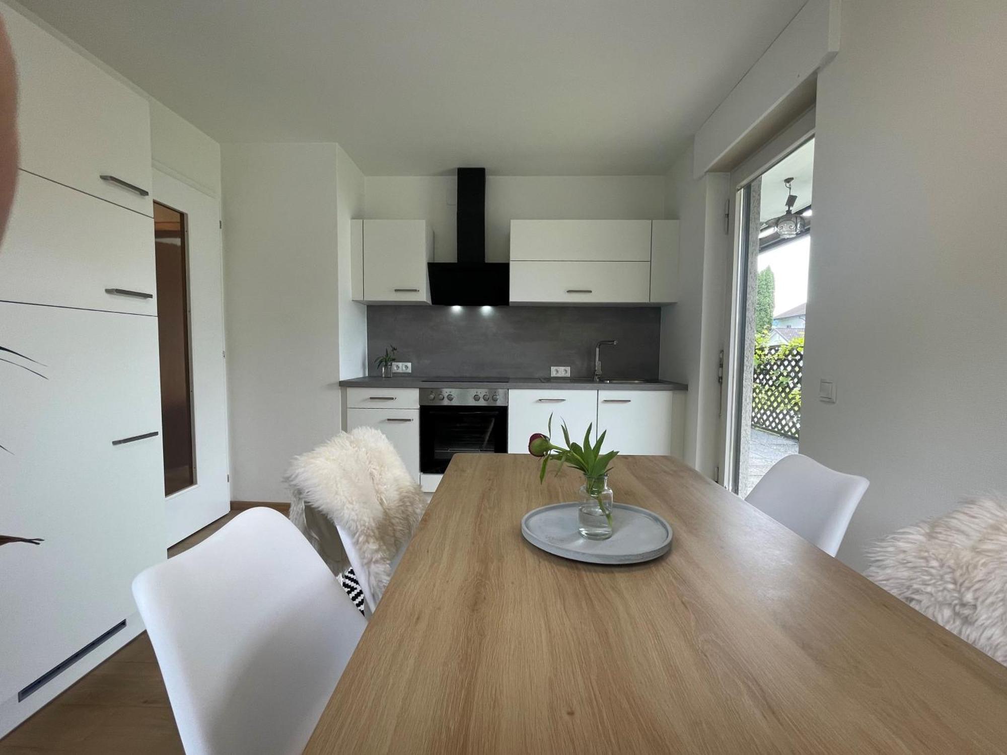 Crown Living Design Apartment - 2 Schlafzimmer - Kueche - Gratis Parkplatz - Abstellraum Fuer Fahrraeder/Ski Mader Εξωτερικό φωτογραφία