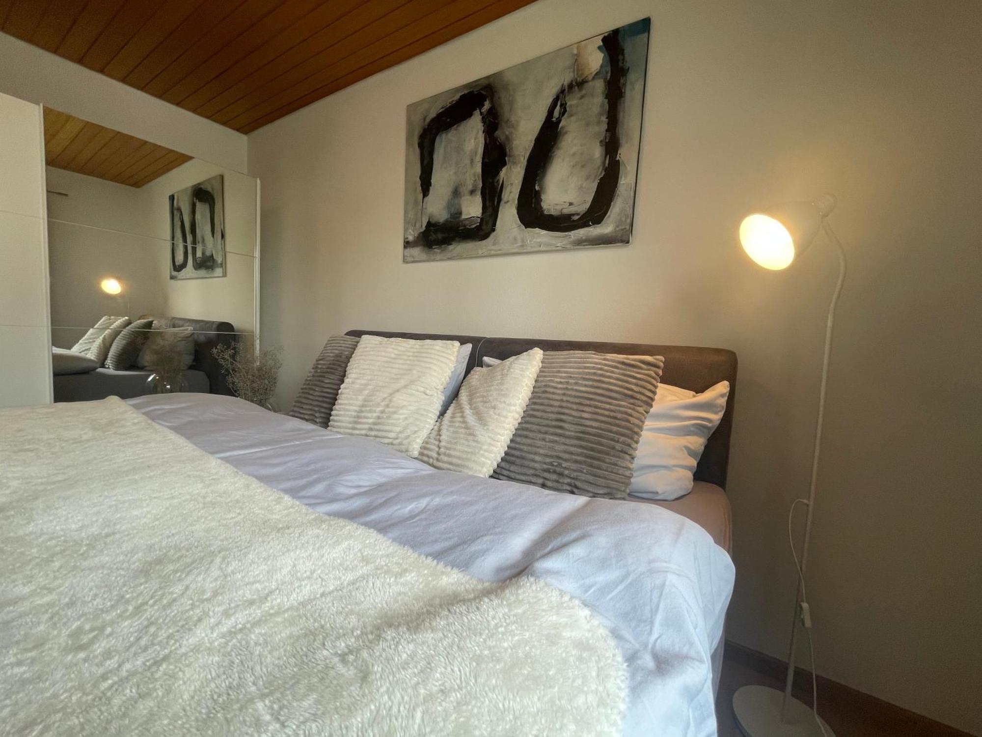Crown Living Design Apartment - 2 Schlafzimmer - Kueche - Gratis Parkplatz - Abstellraum Fuer Fahrraeder/Ski Mader Εξωτερικό φωτογραφία